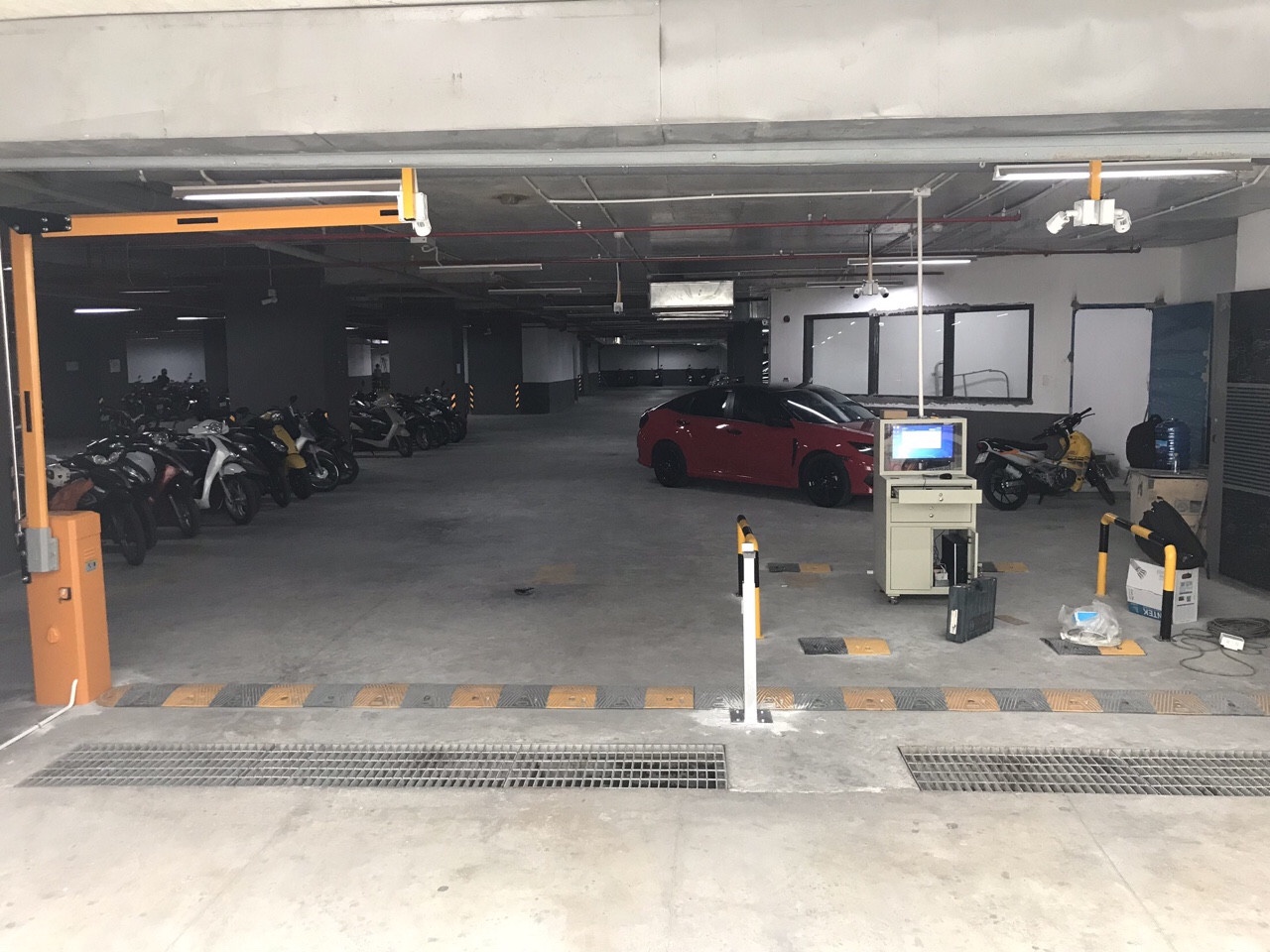 may giu xe co 2 lan xe may va 1 lan xe o to